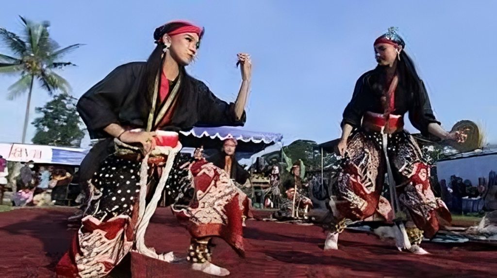 Foto pertunjukan kesenian budaya dalam Festival Telomoyo 2025 oleh Tempo.com