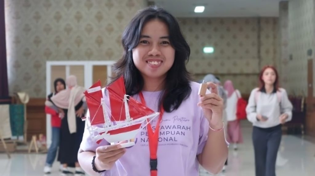 Foto Perempuan Inspiratif bernama Fitri Ramdani asal Pulau Sabutung oleh Suara Sulsel